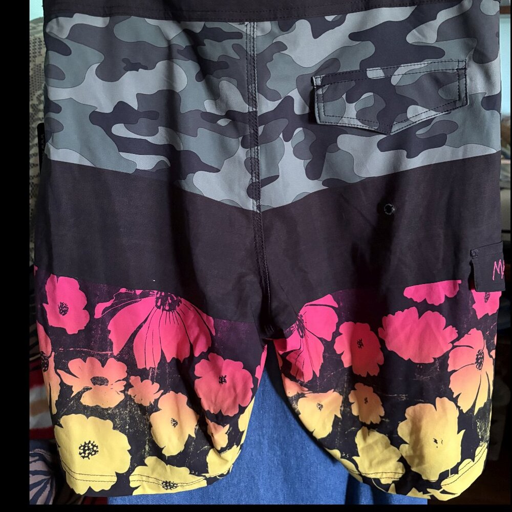 Maui & Sons Boardshorts SZ 36" Waist Baltic New With Tags - Picture 2 of 4